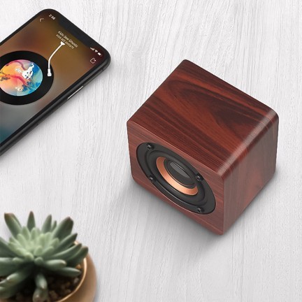 Classic wireless wooden retro speaker